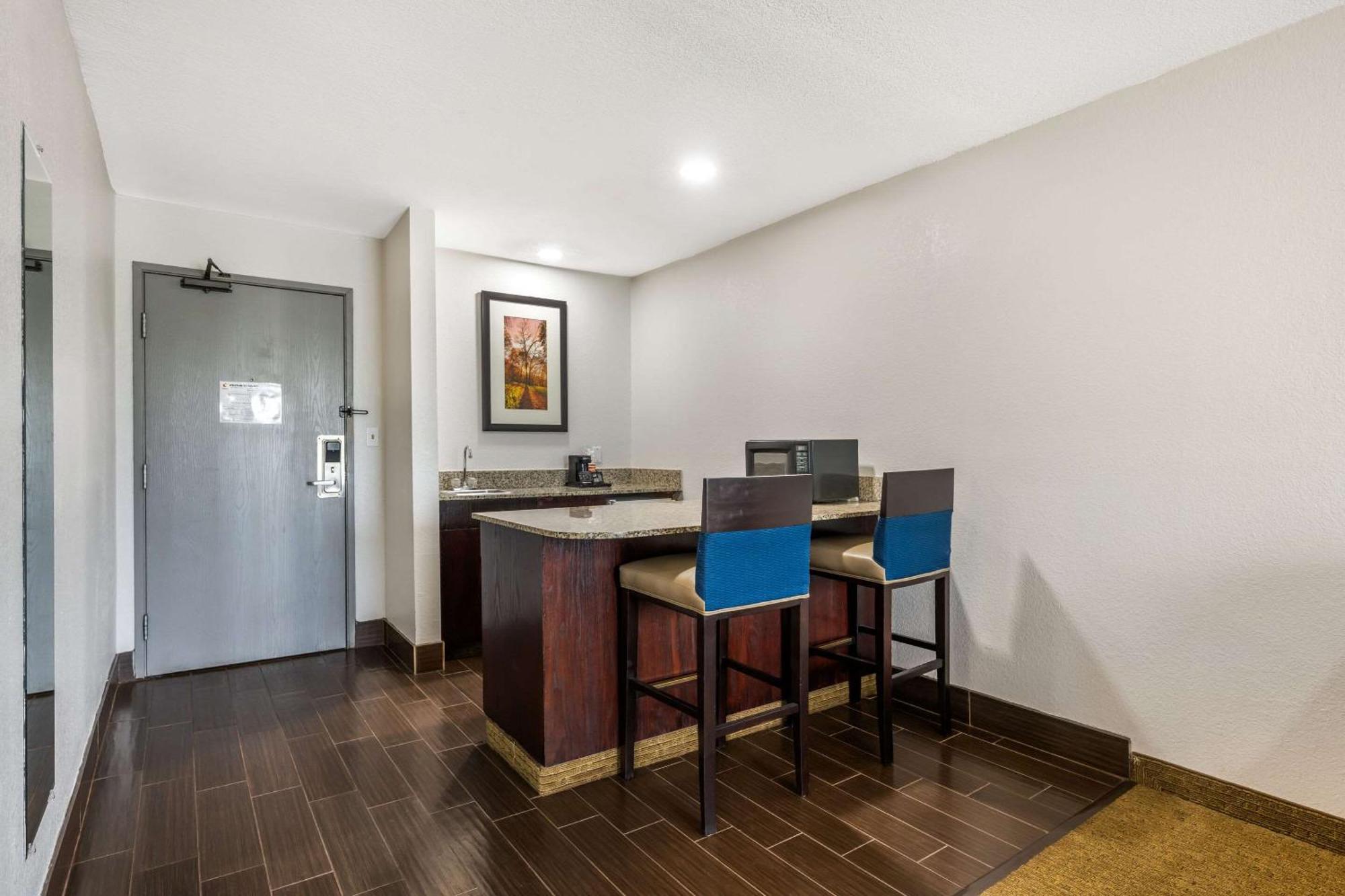 Comfort Suites Omaha East-Council Bluffs Exterior foto